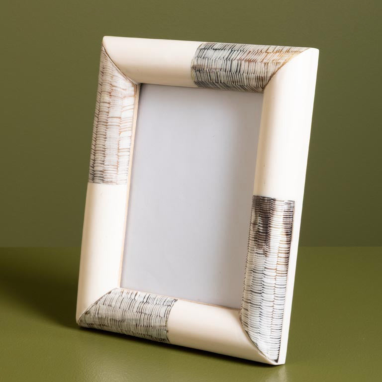 Bicolor Horn Style Photo Frame