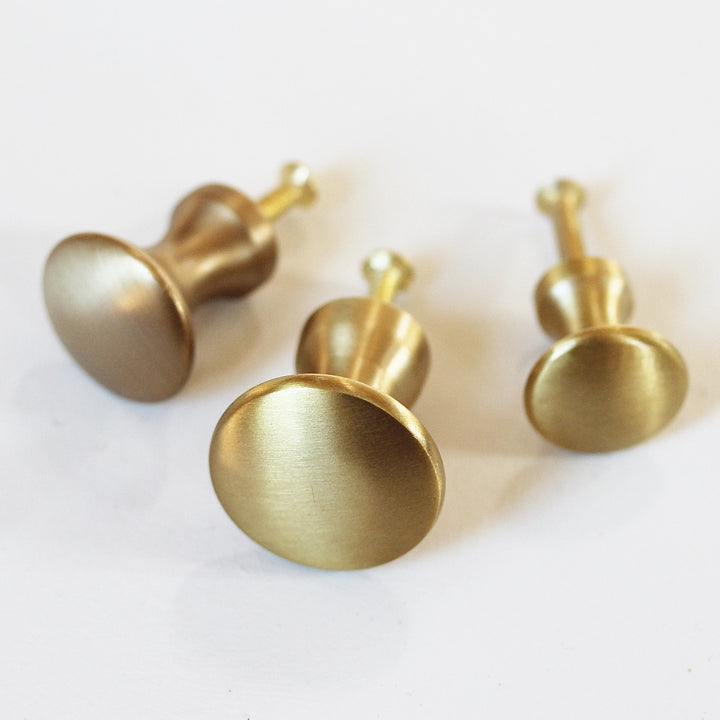 Brass Knobs Round