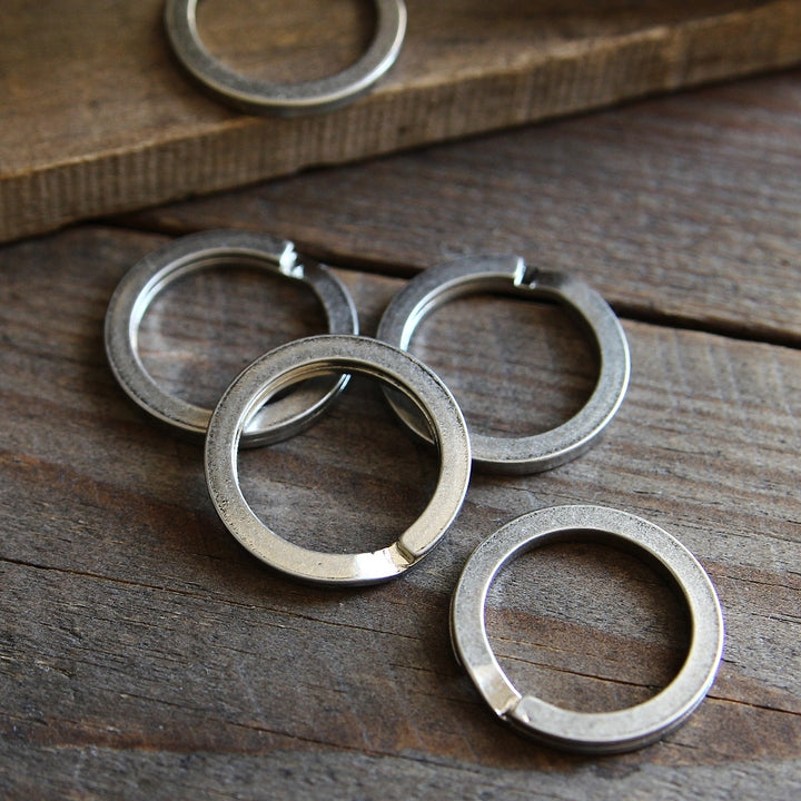 Bague fendue plate en argent mat