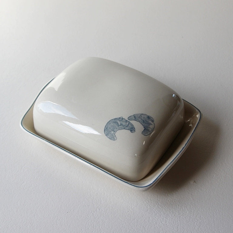Handgefertigte Butterdose aus Steingut–Keramik