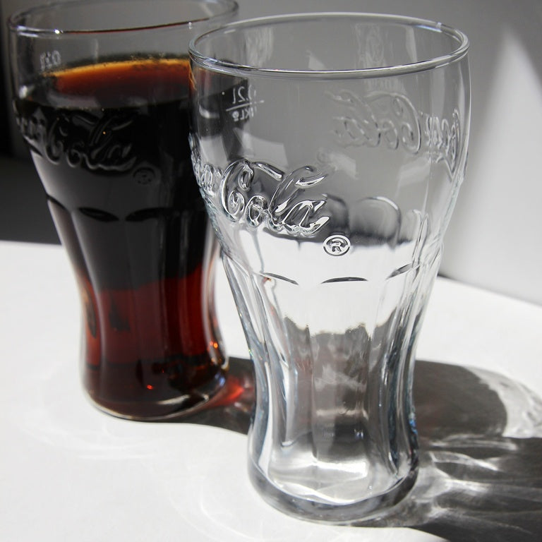 Coca-Cola Konturgläser – Reliefschrift – 2er Set