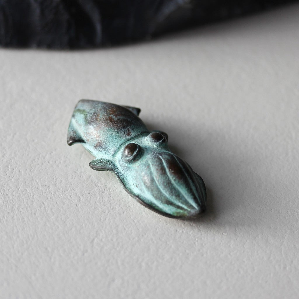 Ika Paperweight