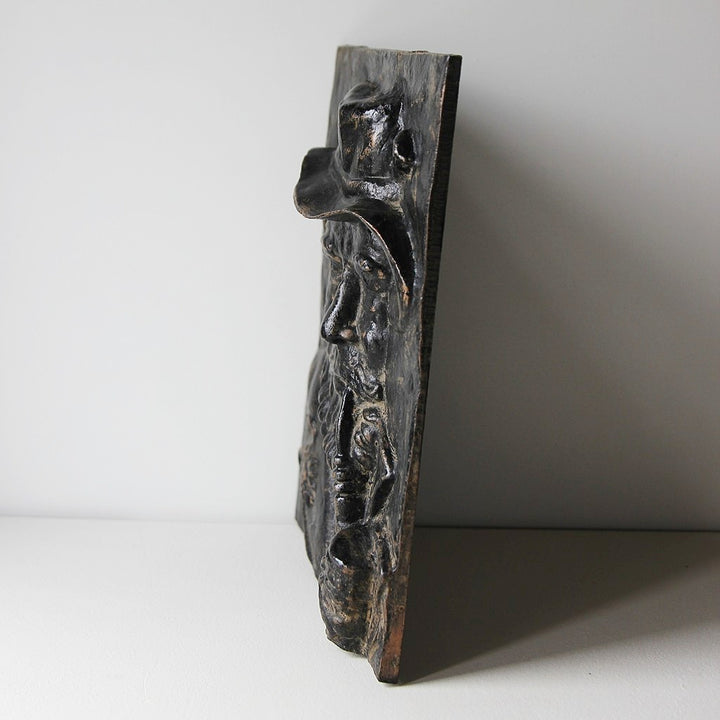 Wandrelief Mann mit Pfeife – Gusseisen