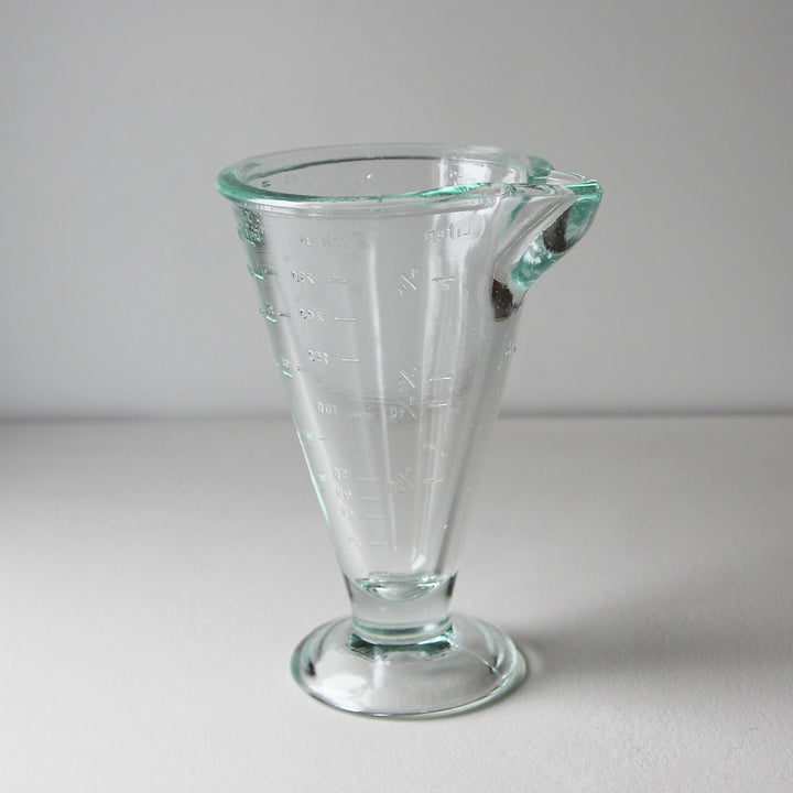 Messbecher aus Pressglas – 1920/30er Jahre
