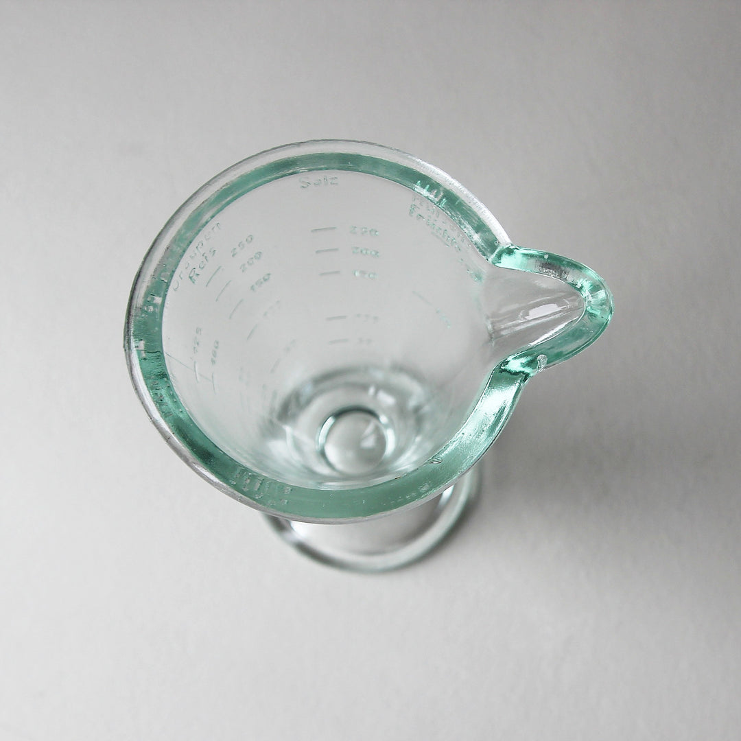 Messbecher aus Pressglas – 1920/30er Jahre