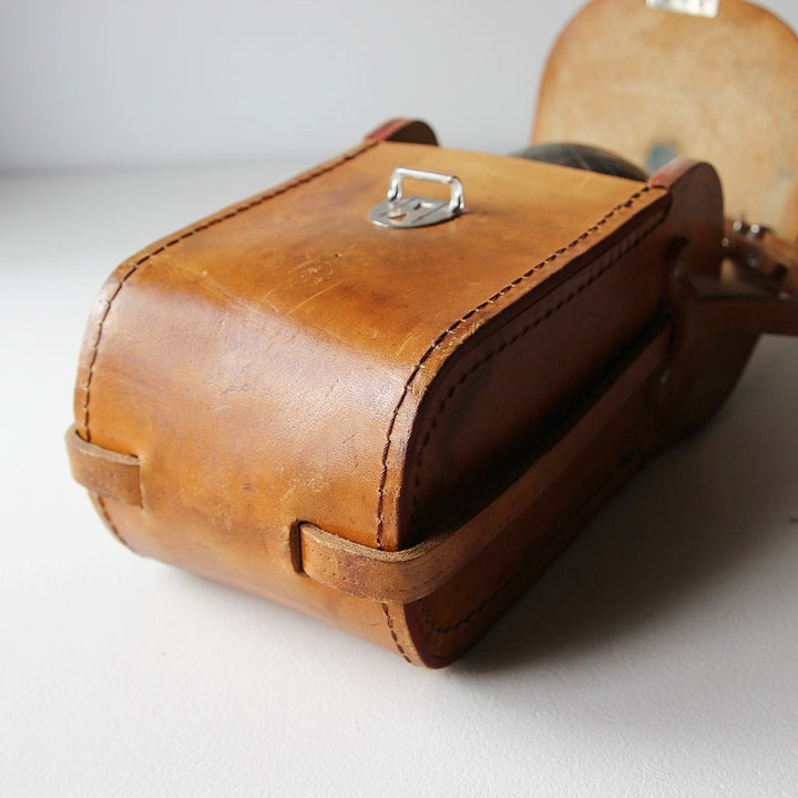 La Boule Intégrale Boule-Set mit Ledertasche – Frankreich, 1969