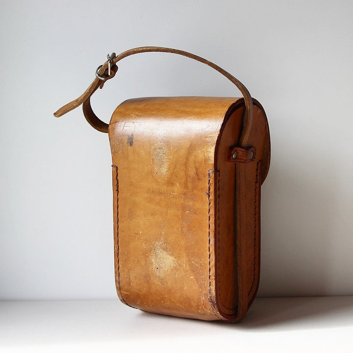 La Boule Intégrale Boule-Set mit Ledertasche – Frankreich, 1969