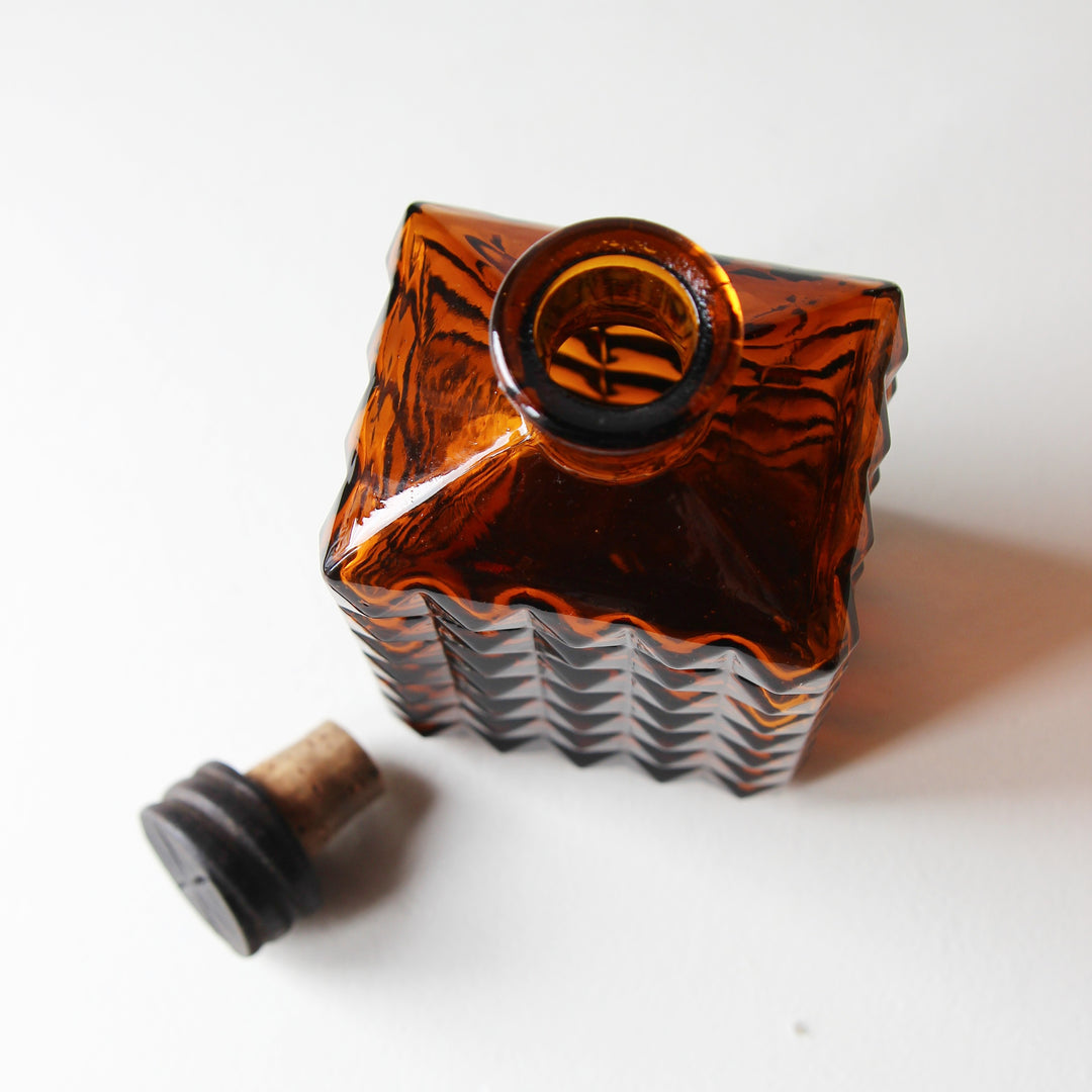 Bernsteinfarbene Pressglas-Karaffe – 1970er Jahre