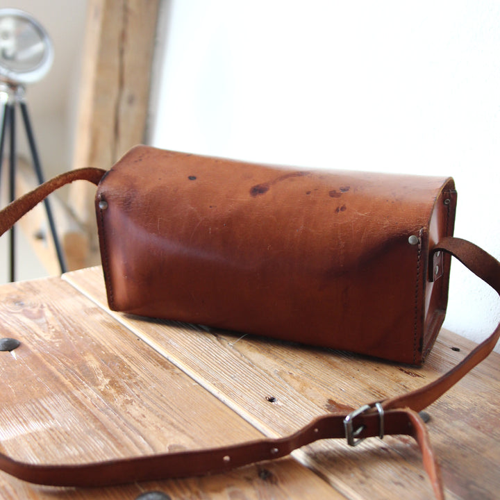Französische Klempnertasche aus Leder – 1950er–1970er Jahre
