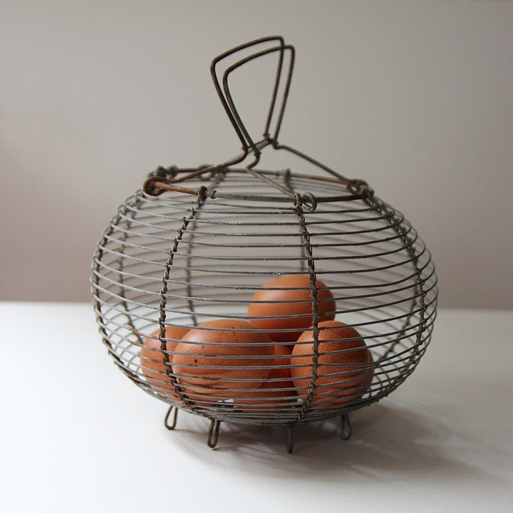 Traditioneller französischer Eierkorb