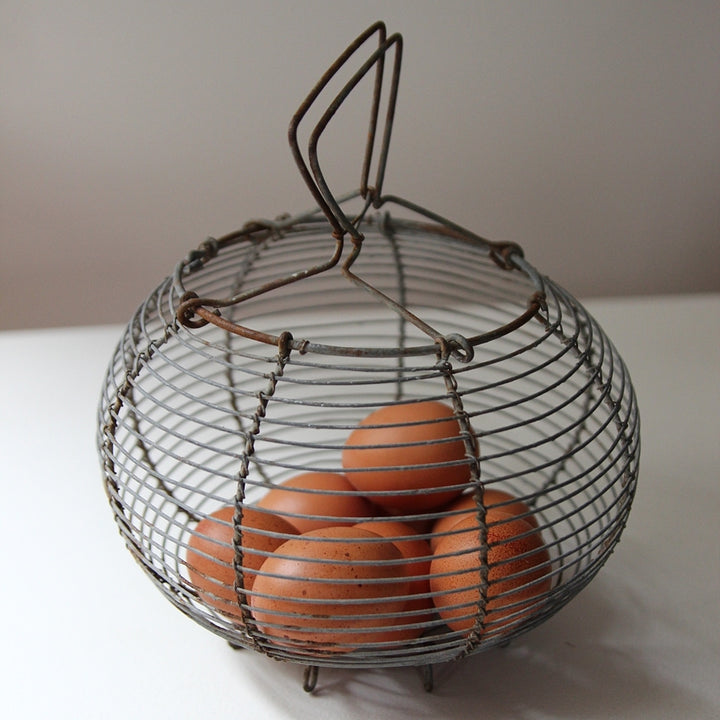 Traditioneller französischer Eierkorb