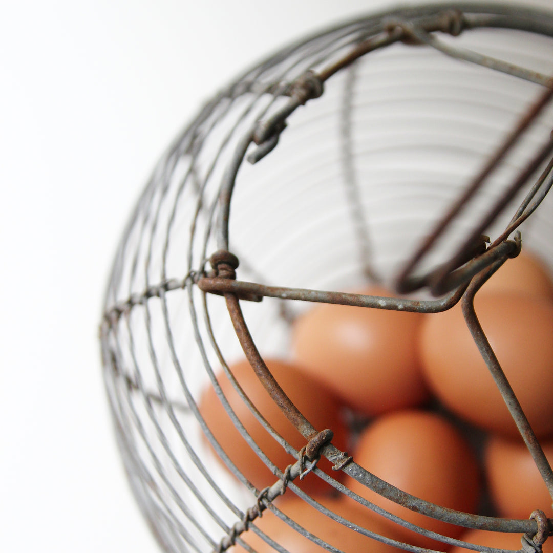 Traditioneller französischer Eierkorb