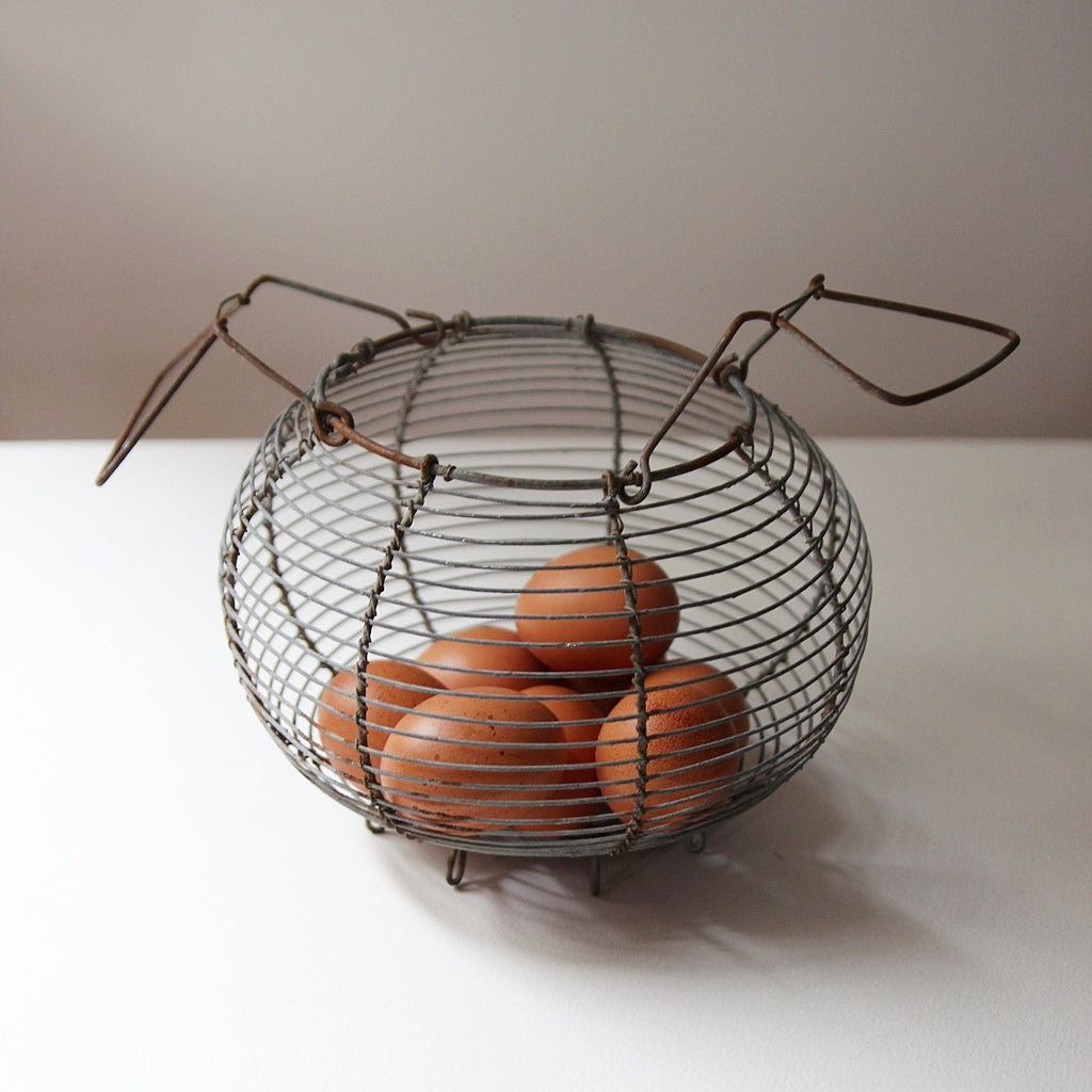 Traditioneller französischer Eierkorb