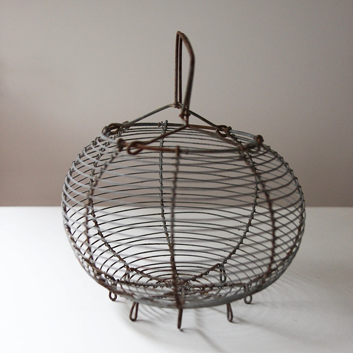 Traditioneller französischer Eierkorb