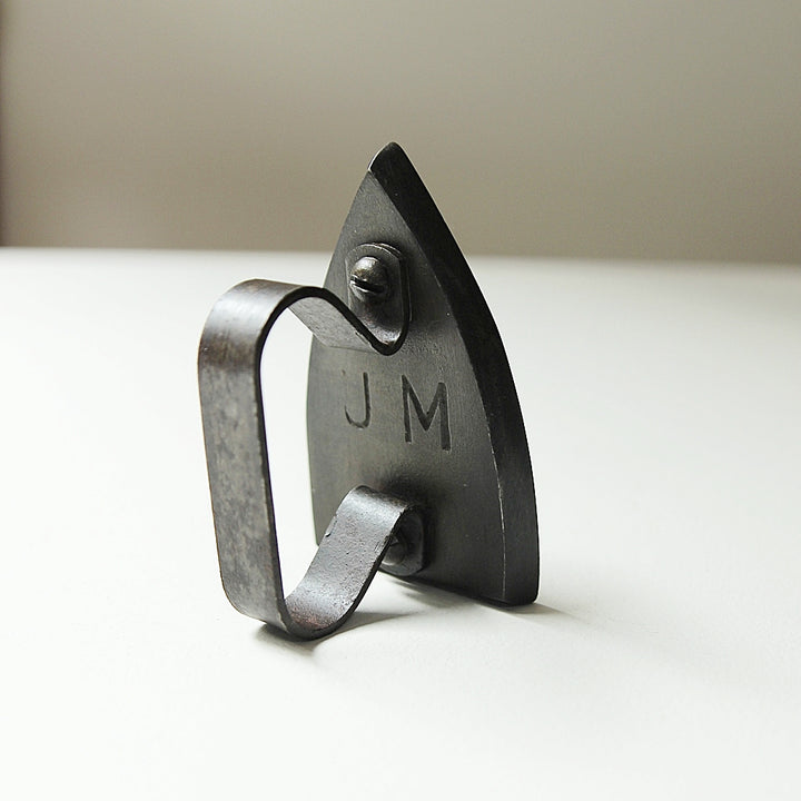 Ancien fer à repasser de voyage