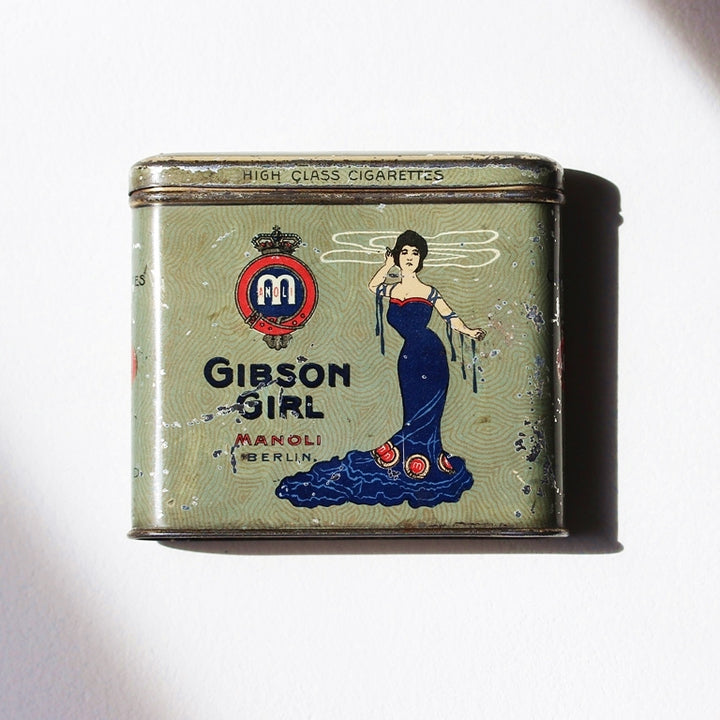 Zigarettendose Gibson Girl – Manoli Berlin