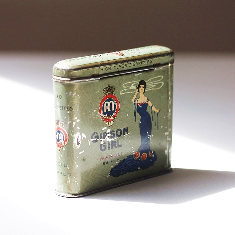 Zigarettendose Gibson Girl – Manoli Berlin