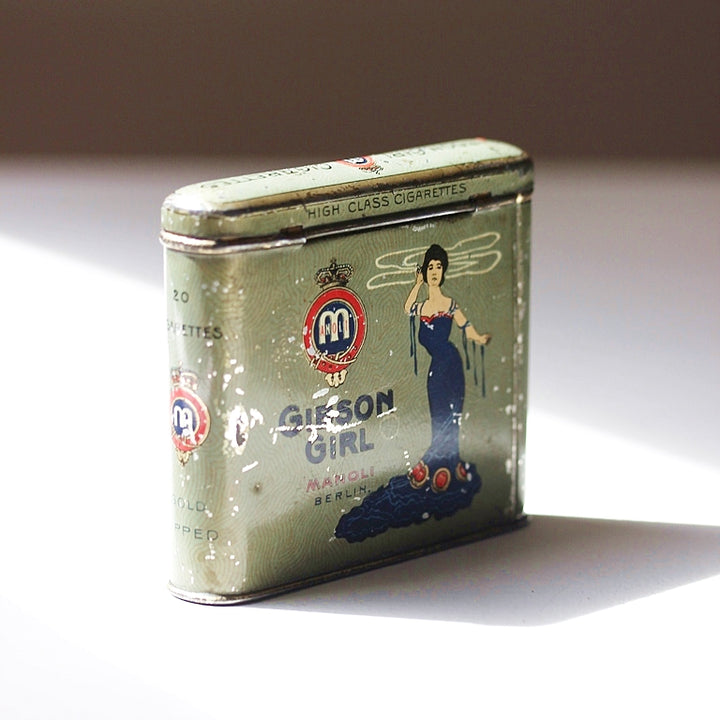 Zigarettendose Gibson Girl – Manoli Berlin