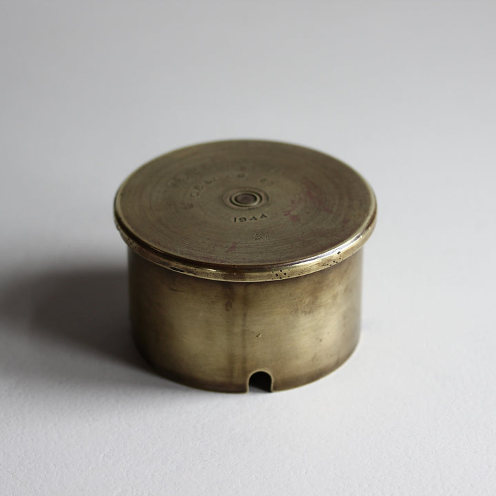 WWII Trench Art Aschenbecher aus Messing – US Army, 1944