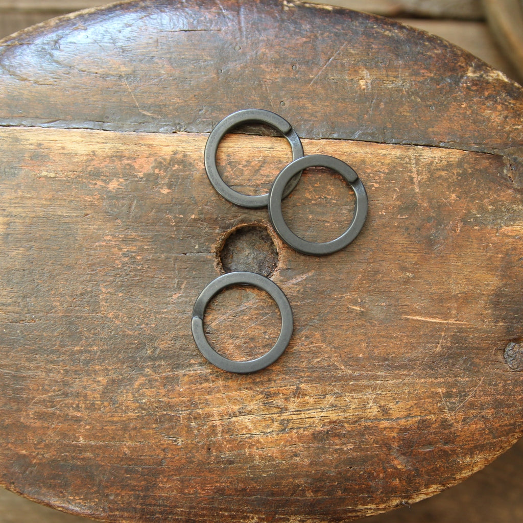 Flat Split Ring Black