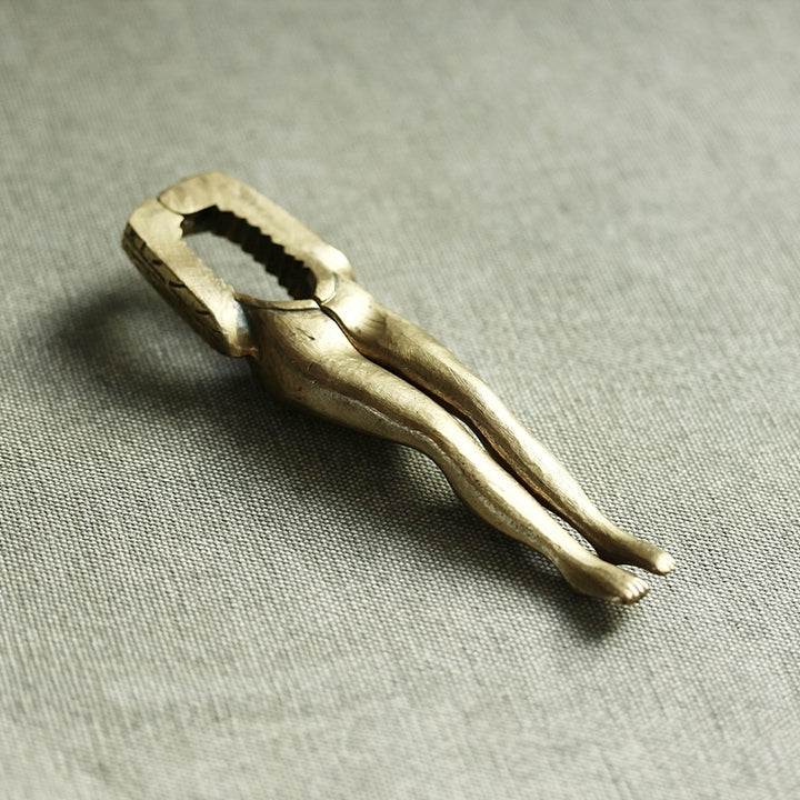 Messing-Nussknacker „Lady Legs“ – Made in Italy