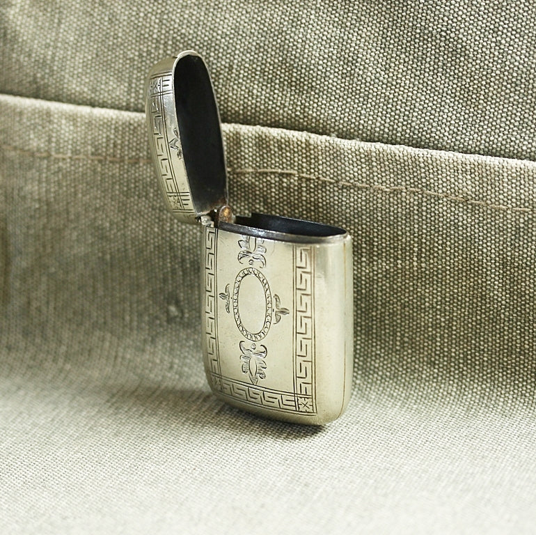 Antikes Vesta-Etui mit Gravur – um 1900