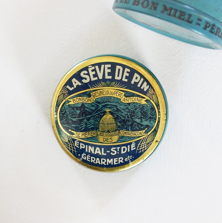 Französische Bonbondose „La Sève de Pin“ – 1930