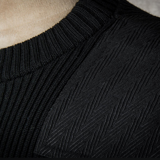 Le Pull Commando in black
