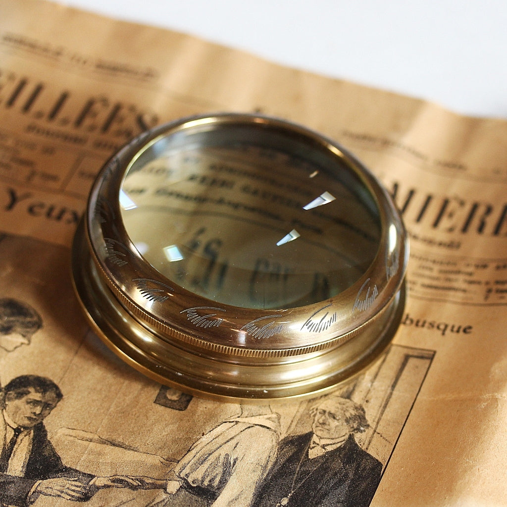Round Reading Magnifier