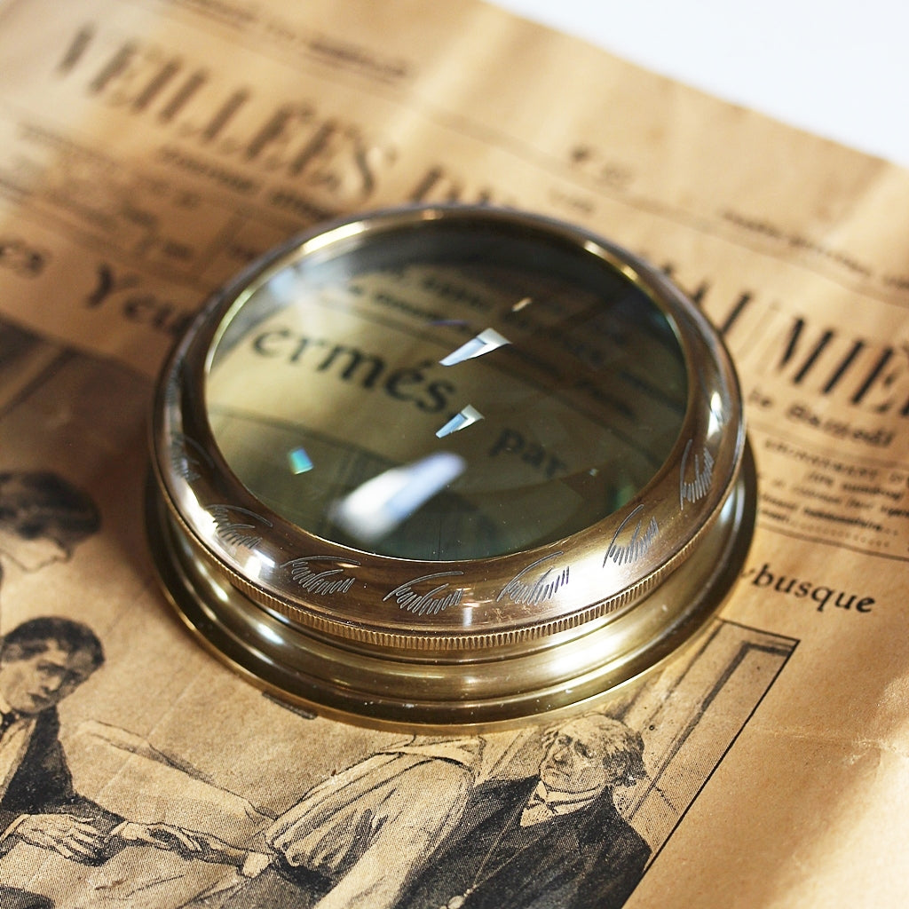 Round Reading Magnifier
