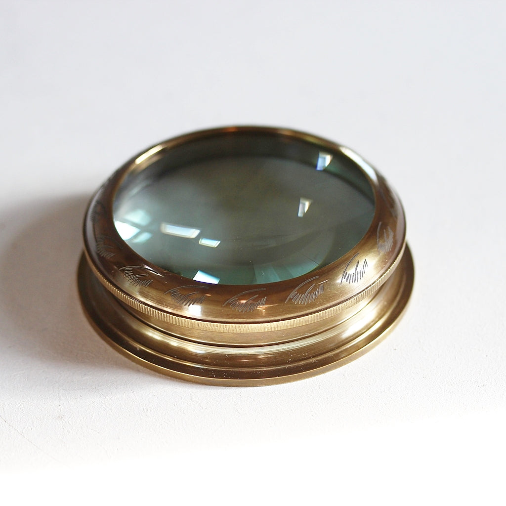 Round Reading Magnifier