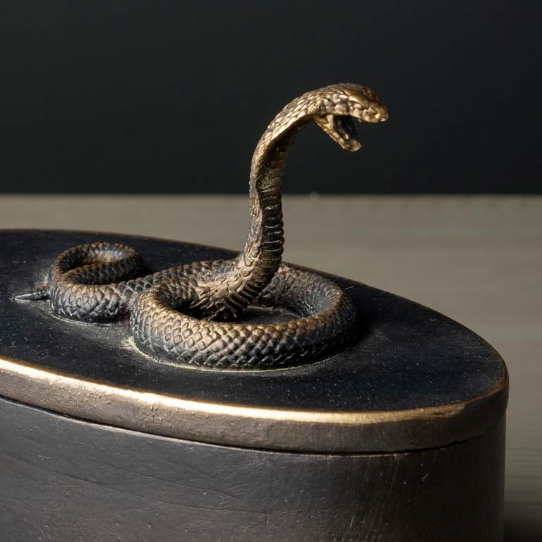 Small Oval Box „Vipra“