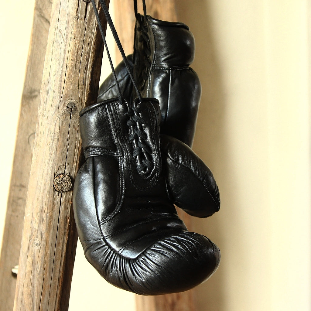 Vintage Leather Boxing Gloves 1920 in Black