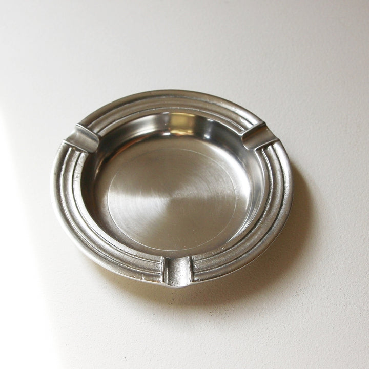 Draufsicht des Aschenbechers Vesuvio aus Zinn