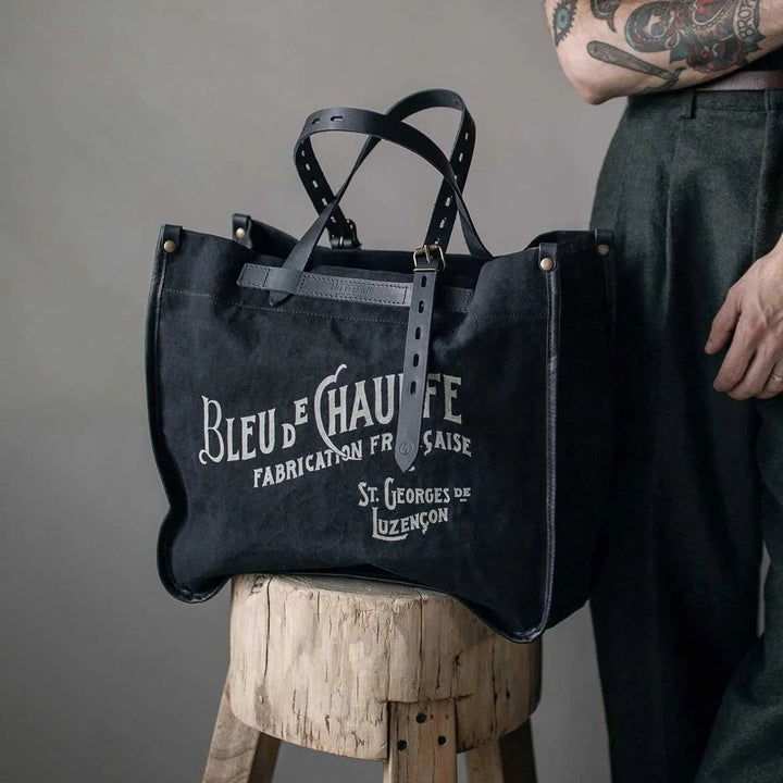 Canvas Tasche Bazar Noir von Bleu de Chauffe getragen