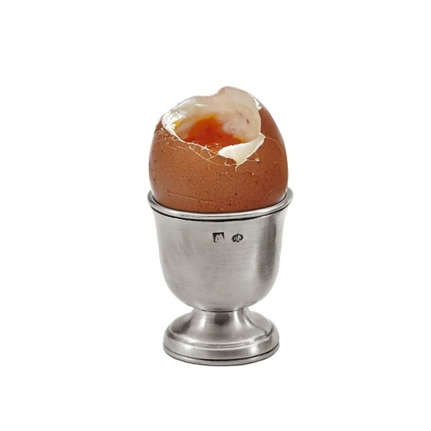 Eierbecher Orvieto aus Zinn mit serviertem Ei