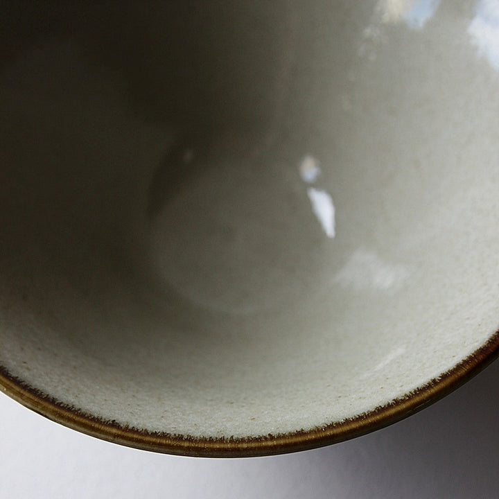 Innenansicht der Fleur Donburi/Ramen Bowl mit braun glasierter Kante