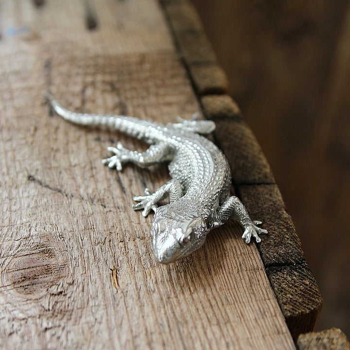 Gecko Figur aus Zinn in Draufsicht
