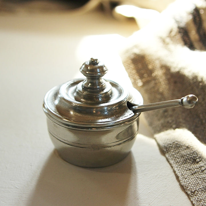 Boîte à épices avec couvercle