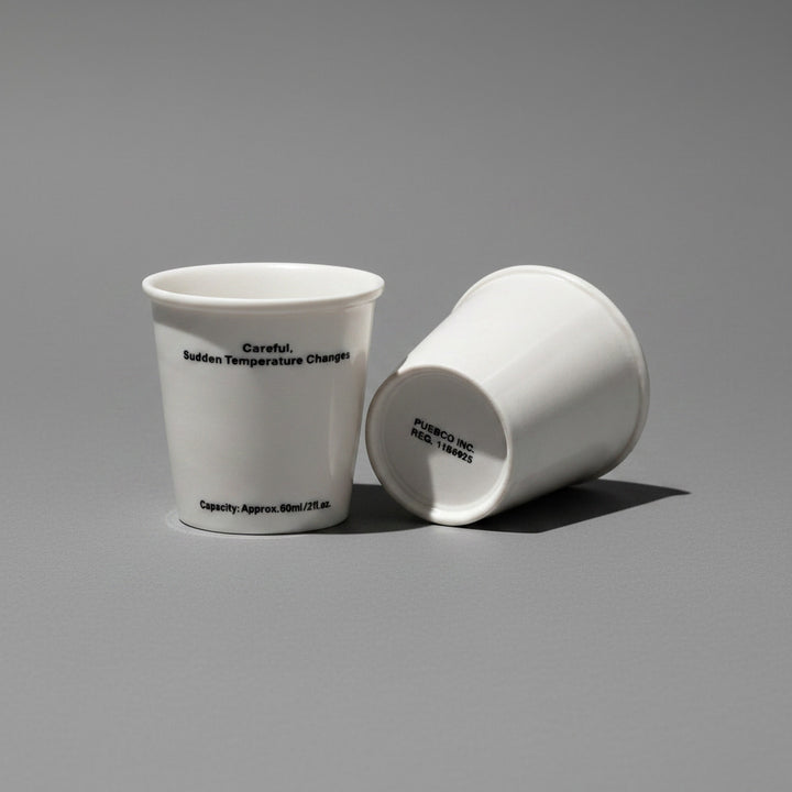 Keramik Espresso Becher im Paper Cup Design von Puebco