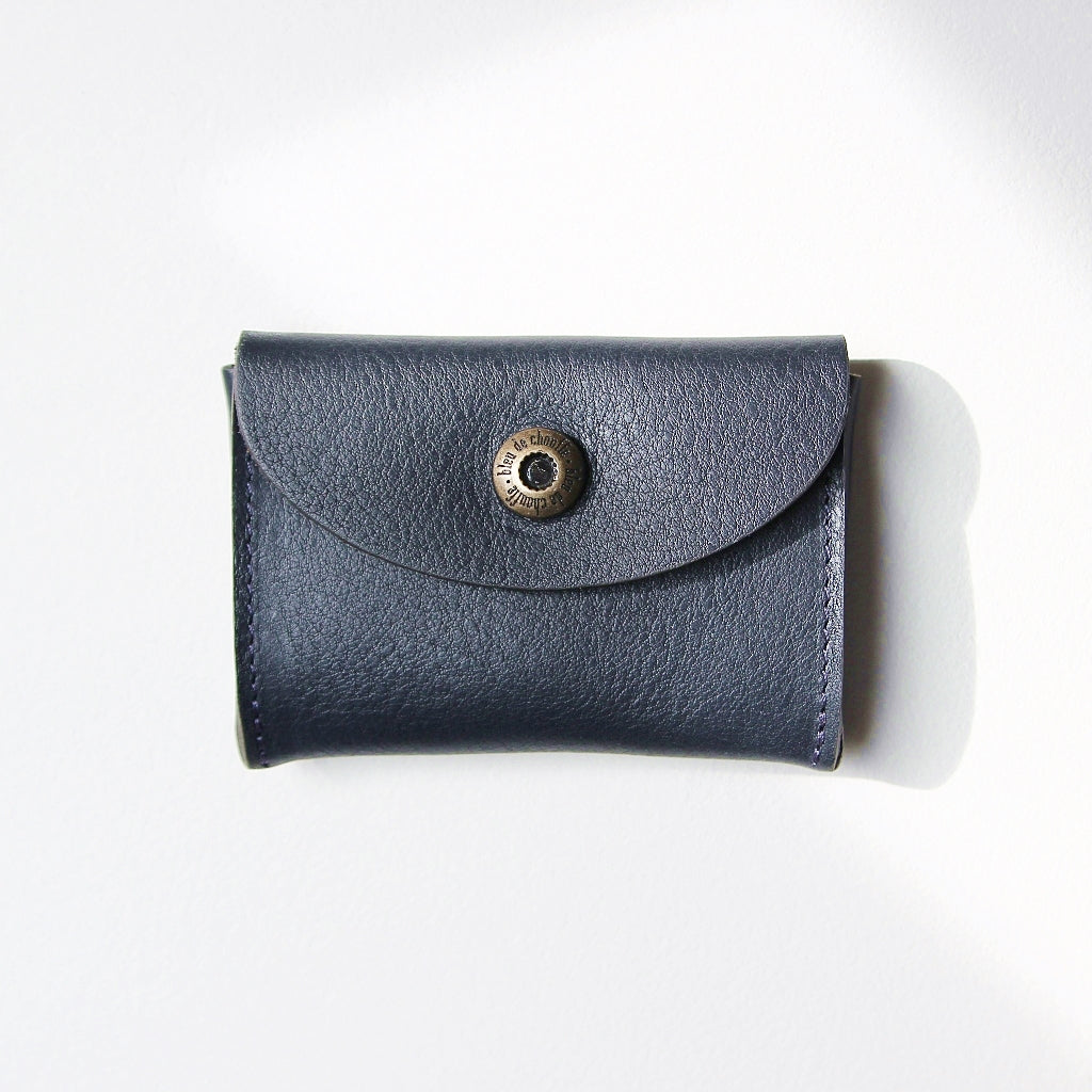 Leder Etui Talbin Navy von Bleu de Chauffe mit Druckknopf