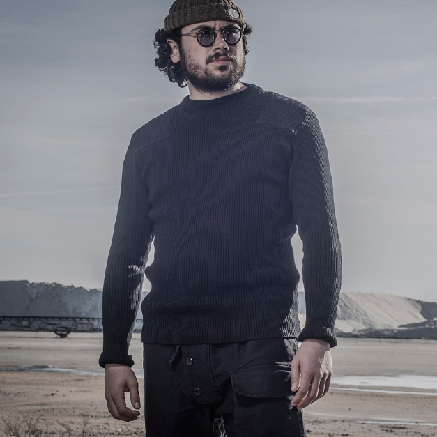 Le Pull Commando in black