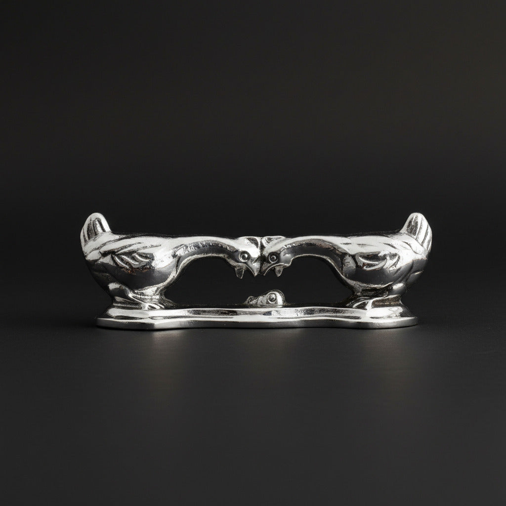 Messerbank Hahn aus Zinn als stilvolle Messerablage für den Tisch