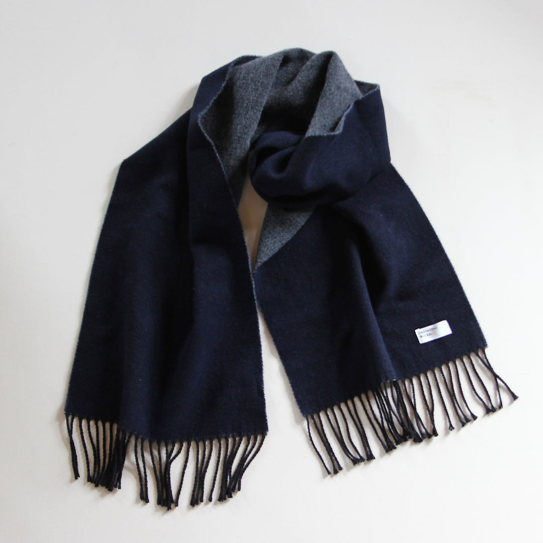 Navy/Mid Grey Double Sided Scarf – beidseitig tragbarer Schal mit Fransen