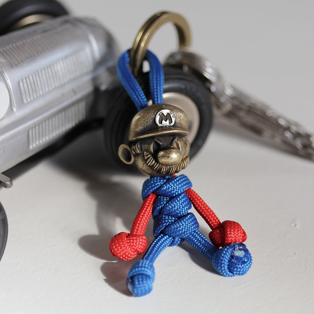 Paracord Schlüsselanhänger als EDC Accessoire am Schlüsselbund