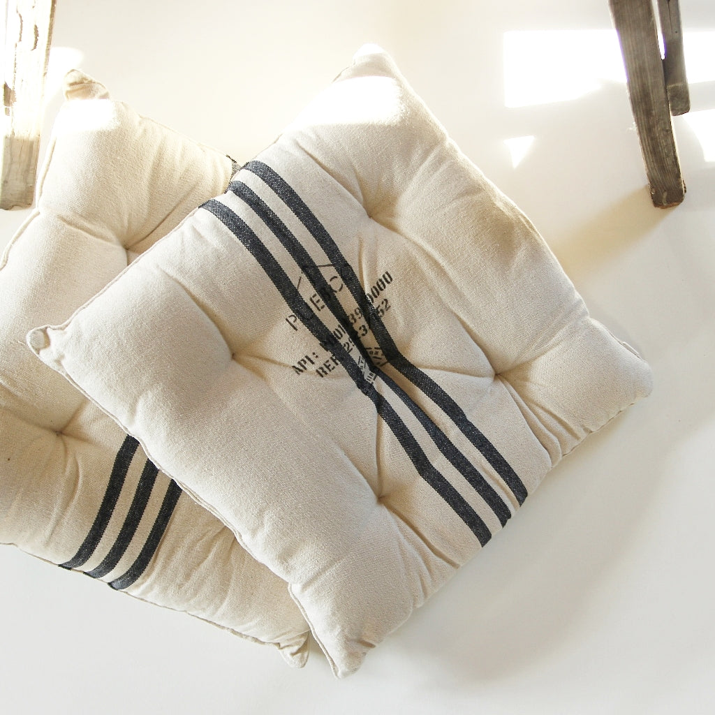 Sitzkissen French Navy 48x48 aus Baumwolle von Puebco