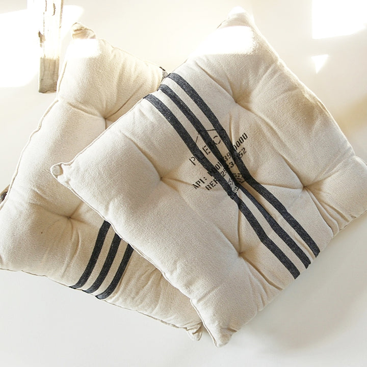 Sitzkissen French Navy 48x48 in schräger Ansicht