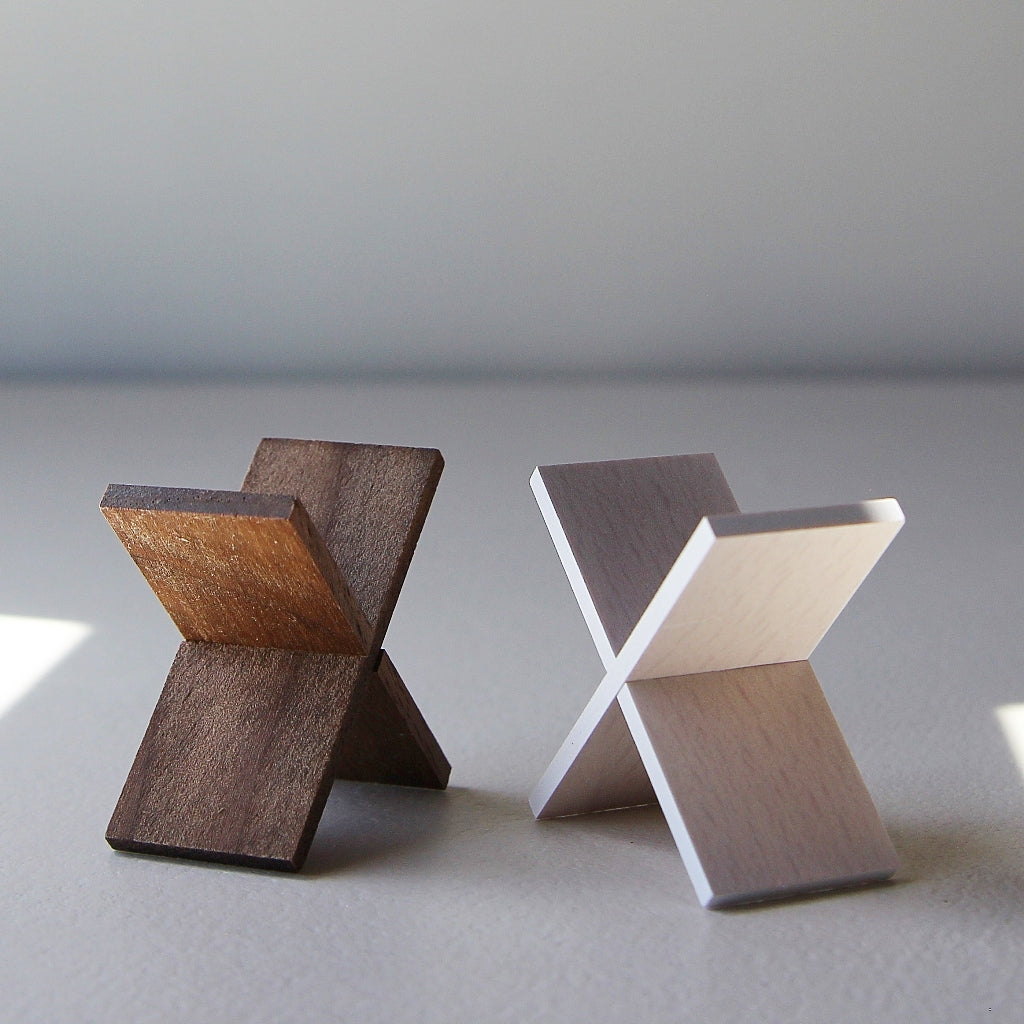 Sola Cube Stand