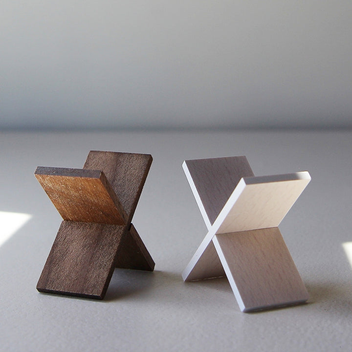 Sola Cube Stand