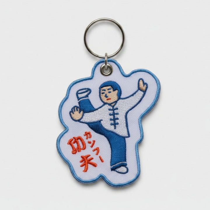 Stitchwork Keychain Kung Fu – bestickter Schlüsselanhänger mit Kung-Fu-Motiv im japanischen New-Retro-Stil.